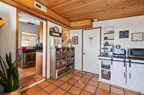 Entry Way - 73154 Sullivan Rd, Twentynine Palms, CA 92277 photo 1 of 3