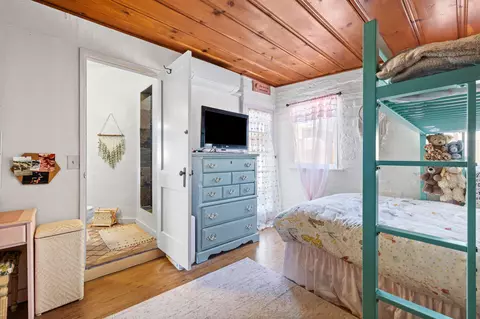 Bedroom - 73154 Sullivan Rd, Twentynine Palms, CA 92277 photo 4 of 7