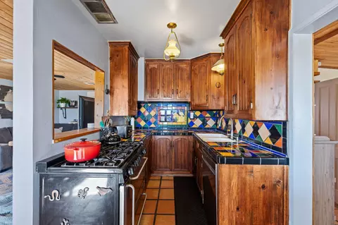 Kitchen - 73154 Sullivan Rd, Twentynine Palms, CA 92277 photo 5 of 7