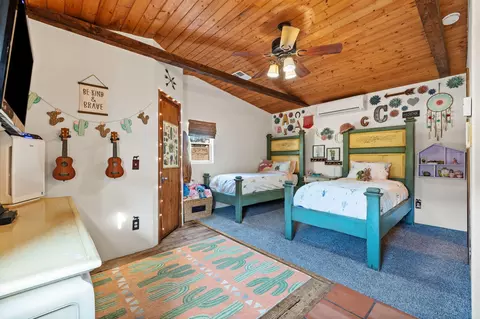Bedroom - 73154 Sullivan Rd, Twentynine Palms, CA 92277 photo 5 of 7