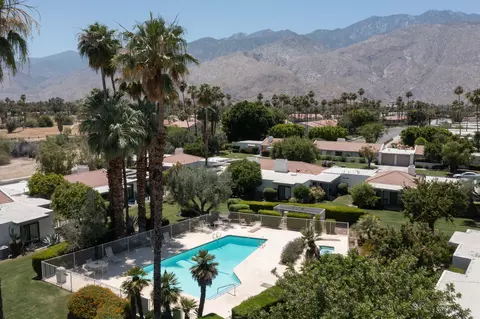532 W Sunshine Cir, Palm Springs, CA 92264