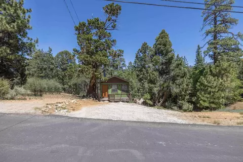 459 Pine Ln, Sugarloaf, CA 92386 photo 2