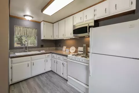459 Pine Ln, Sugarloaf, CA 92386 photo 8