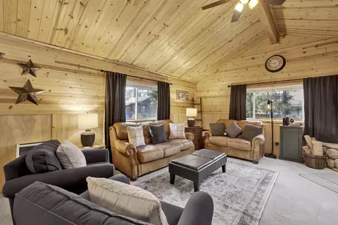 Living - 633 Irving Way, Big Bear City, CA 92314 photo 3 of 3