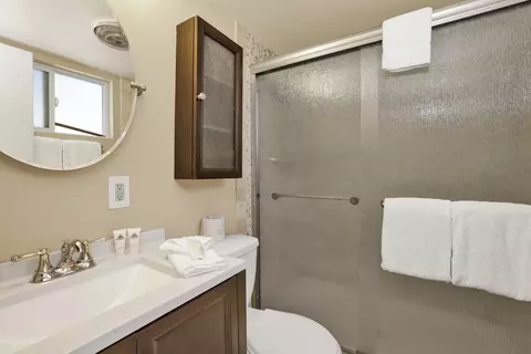 Bath - 633 Irving Way, Big Bear City, CA 92314 photo 1 of 2