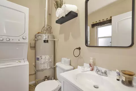 Bath - 633 Irving Way, Big Bear City, CA 92314 photo 2 of 2