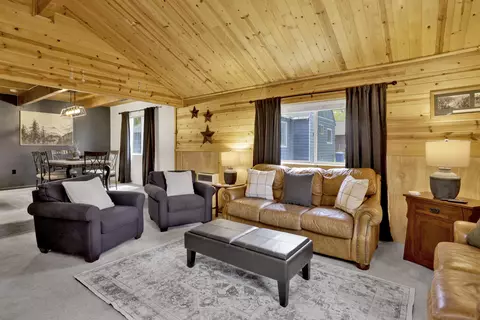 Living - 633 Irving Way, Big Bear City, CA 92314 photo 2 of 3