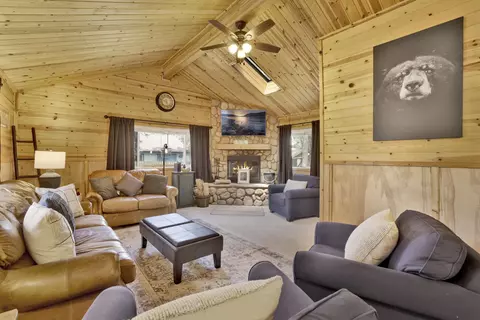 Living - 633 Irving Way, Big Bear City, CA 92314 photo 1 of 3
