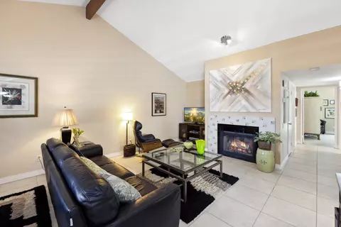 2147 N Sunshine Cir, Palm Springs, CA 92264