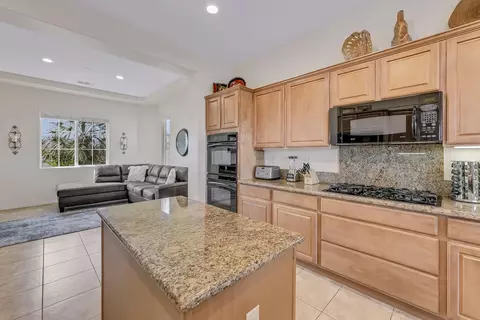 Kitchen - 43840 Salpare Pl, Indio, CA 92203 photo 3 of 5