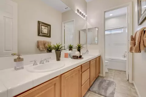 Bath - 43840 Salpare Pl, Indio, CA 92203 photo 2 of 4