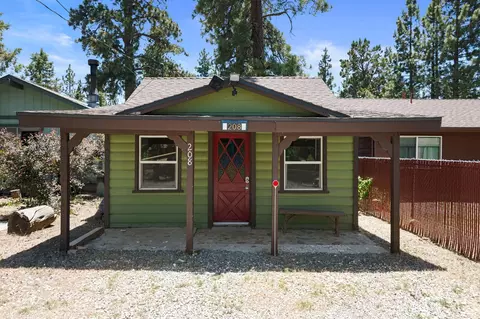 208 E Mountain View Blvd, Big Bear City, CA 92314
