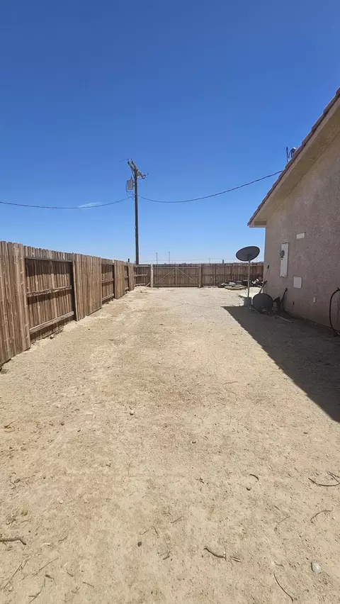 1269 Flame Ave, Thermal, CA 92274 photo 28