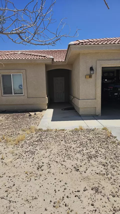 1269 Flame Ave, Thermal, CA 92274 photo 2