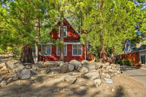 39116 Rim Of The World Dr, Fawnskin, CA 92333