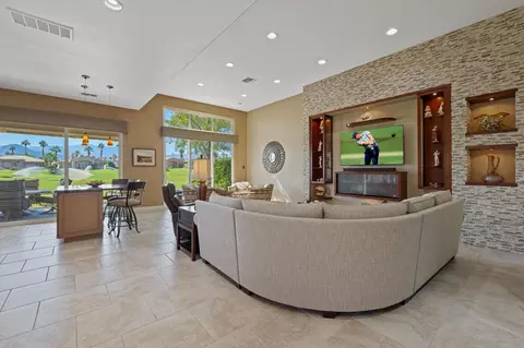 509 Desert Holly Dr, Palm Desert, CA 92211