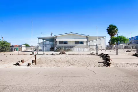 41 Panorama Dr, Thermal, CA 92274