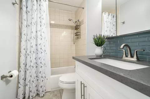 Bath - 83309 Emerald Ave, Indio, CA 92201 photo 1 of 3