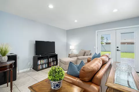 Living - 83309 Emerald Ave, Indio, CA 92201 photo 2 of 2