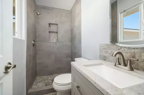 Bath - 83309 Emerald Ave, Indio, CA 92201 photo 2 of 3