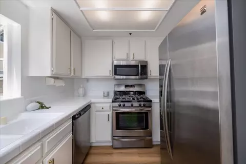 8800 Burnet Ave, North Hills, CA 91343