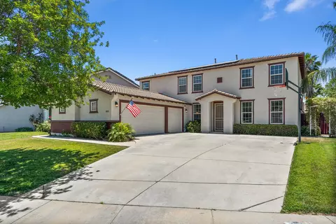 31819 Cypress View Ct, Menifee, CA 92584