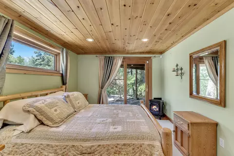 Bedroom - 53655 Double View Dr, Idyllwild, CA 92549 photo 7 of 7