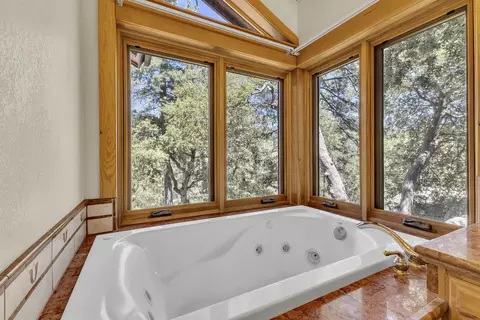 Bath - 53655 Double View Dr, Idyllwild, CA 92549 photo 4 of 8