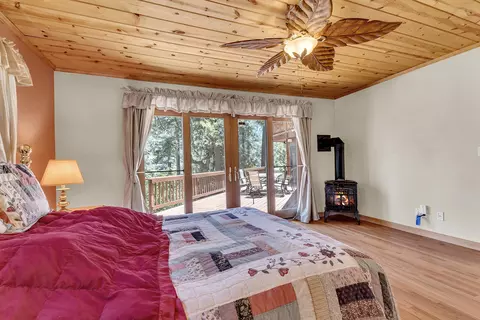 Bedroom - 53655 Double View Dr, Idyllwild, CA 92549 photo 2 of 7