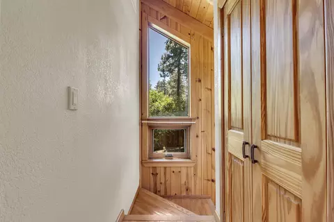 Entry Way - 53655 Double View Dr, Idyllwild, CA 92549 photo 3 of 4