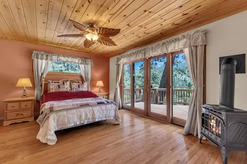 Bedroom - 53655 Double View Dr, Idyllwild, CA 92549 photo 1 of 7