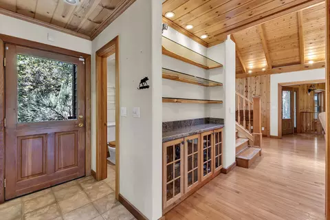 Entry Way - 53655 Double View Dr, Idyllwild, CA 92549 photo 2 of 4