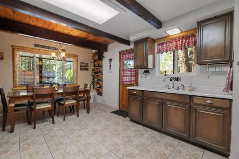 Kitchen - 416 Dorset Dr, Big Bear City, CA 92314 photo 2 of 2