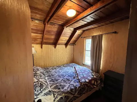 Bedroom - 29335 Pine Dr, Cedar Glen, CA 92321 photo 2 of 3