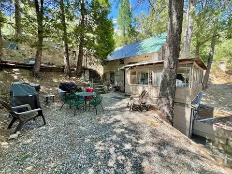 Exterior - 29335 Pine Dr, Cedar Glen, CA 92321 photo 7 of 7