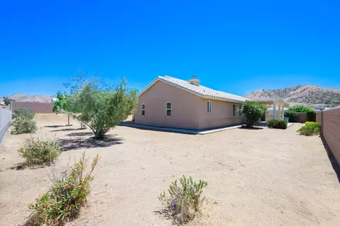 Exterior - 57146 Millstone Dr, Yucca Valley, CA 92284 photo 4 of 8