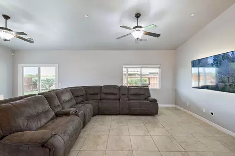 2760 Lenrey Ave, El Centro, CA 92243 photo 9