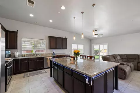 2760 Lenrey Ave, El Centro, CA 92243 photo 5