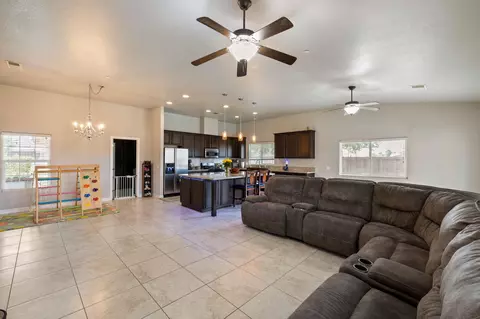 2760 Lenrey Ave, El Centro, CA 92243 photo 8