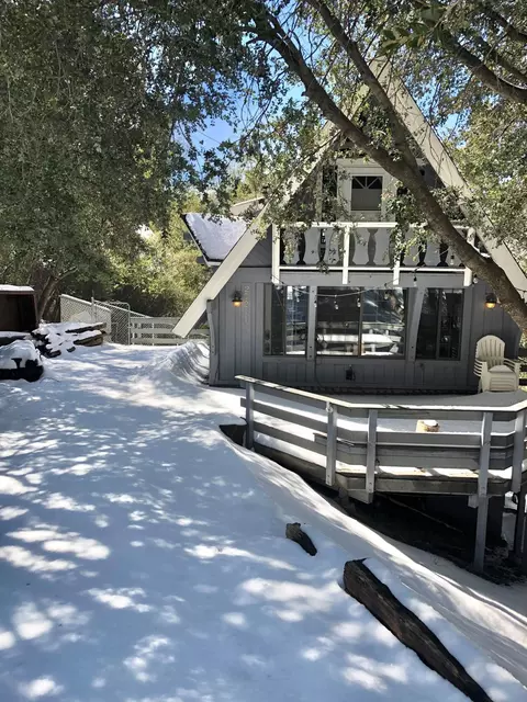 27211 Bluegrass Ct, Idyllwild, CA 92549