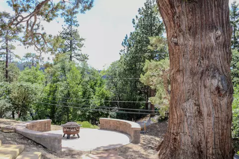 Exterior - 859 Silver Tip Dr, Big Bear Lake, CA 92315 photo 2 of 6