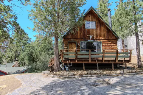 Exterior - 859 Silver Tip Dr, Big Bear Lake, CA 92315 photo 5 of 6
