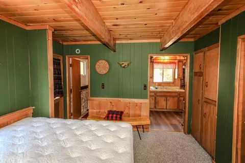 Bedroom - 859 Silver Tip Dr, Big Bear Lake, CA 92315 photo 2 of 6