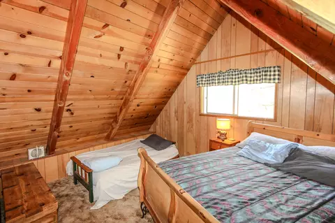 Bedroom - 859 Silver Tip Dr, Big Bear Lake, CA 92315 photo 4 of 6