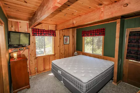 Bedroom - 859 Silver Tip Dr, Big Bear Lake, CA 92315 photo 1 of 6