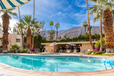 1268 E Ramon Rd, Palm Springs, CA 92264