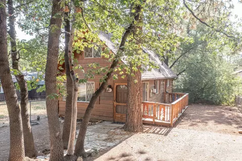 433 Riverside Ave, Sugarloaf, CA 92386