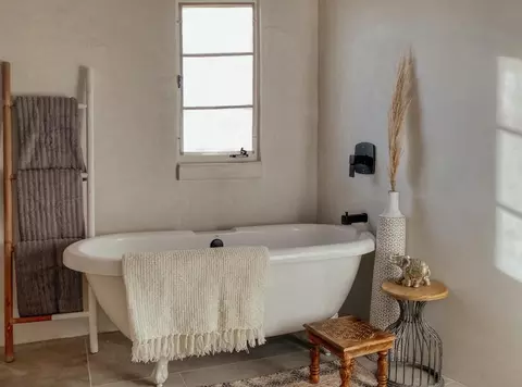 Bath - 4200 Nevada Trl, Twentynine Palms, CA 92277 photo 1 of 5
