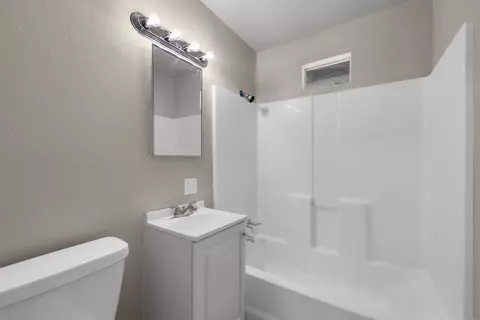 Bath - 83212 Ruby Ave, Indio, CA 92201 photo 1 of 1