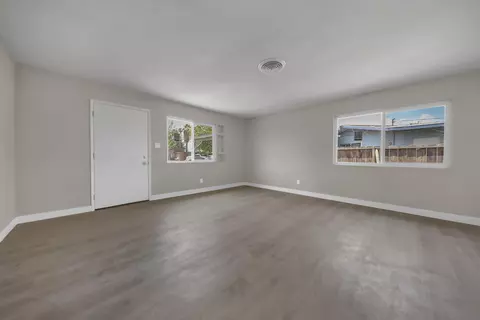 Living - 83212 Ruby Ave, Indio, CA 92201 photo 2 of 4